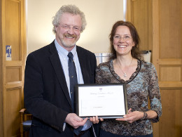 Dr Sonja Heinrich receiving her teaching excellence award.